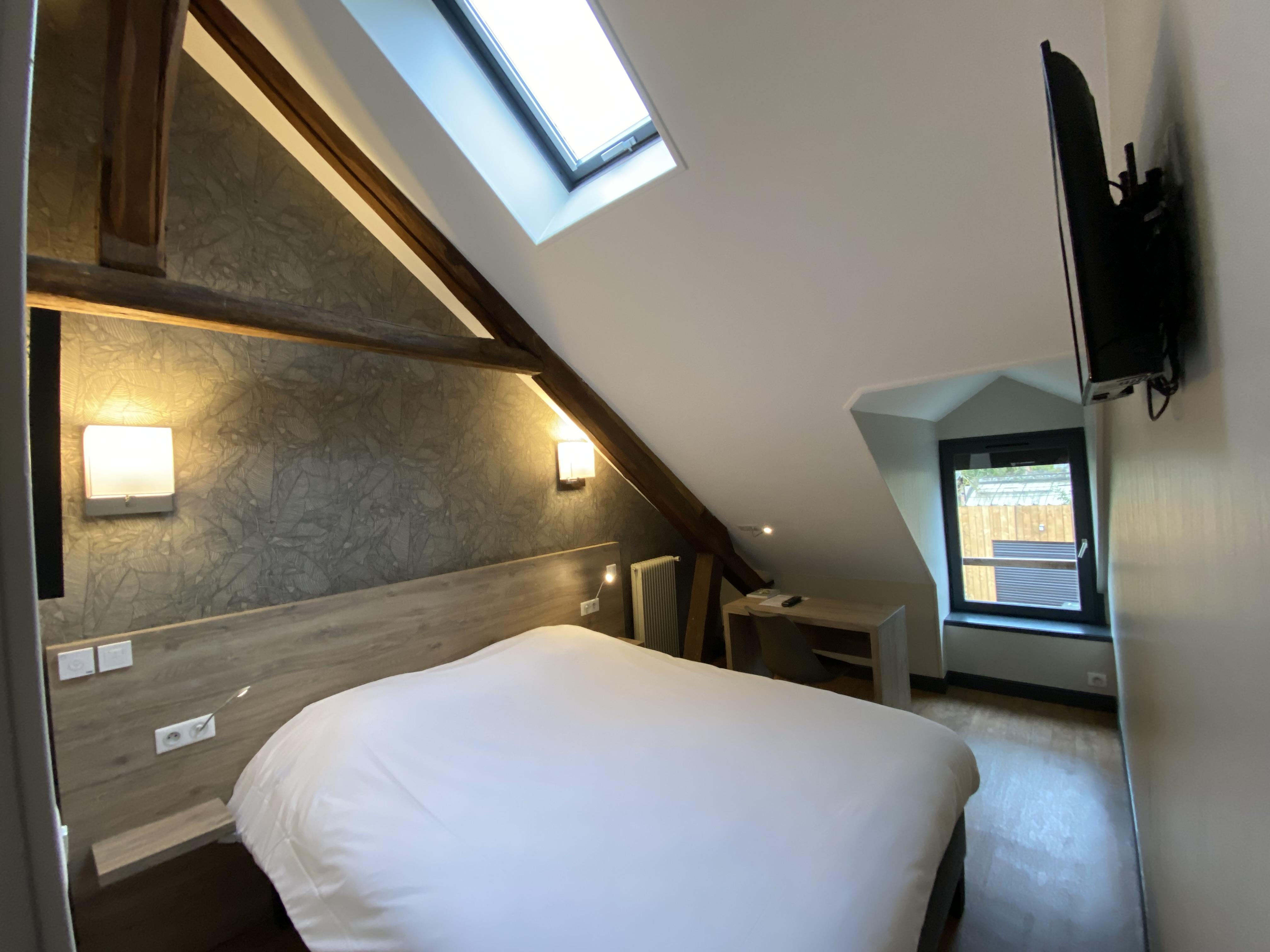 Logis - Hotel & Restaurant Saint Nicolas Chaumont-en-Vexin Exterior foto