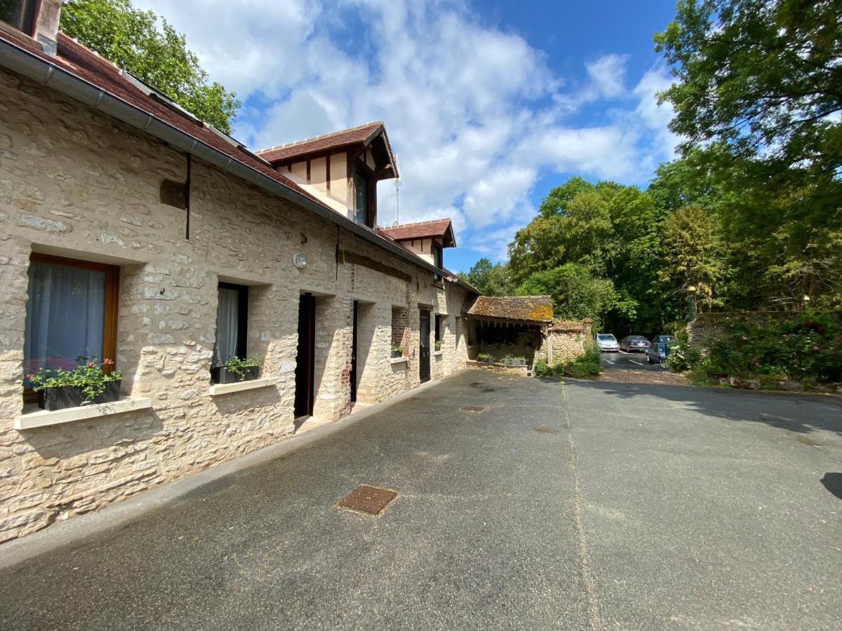Logis - Hotel & Restaurant Saint Nicolas Chaumont-en-Vexin Exterior foto